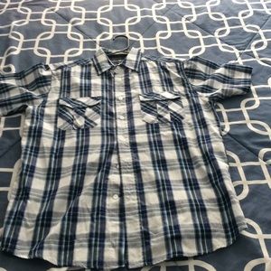 Men’s casual button down shirt